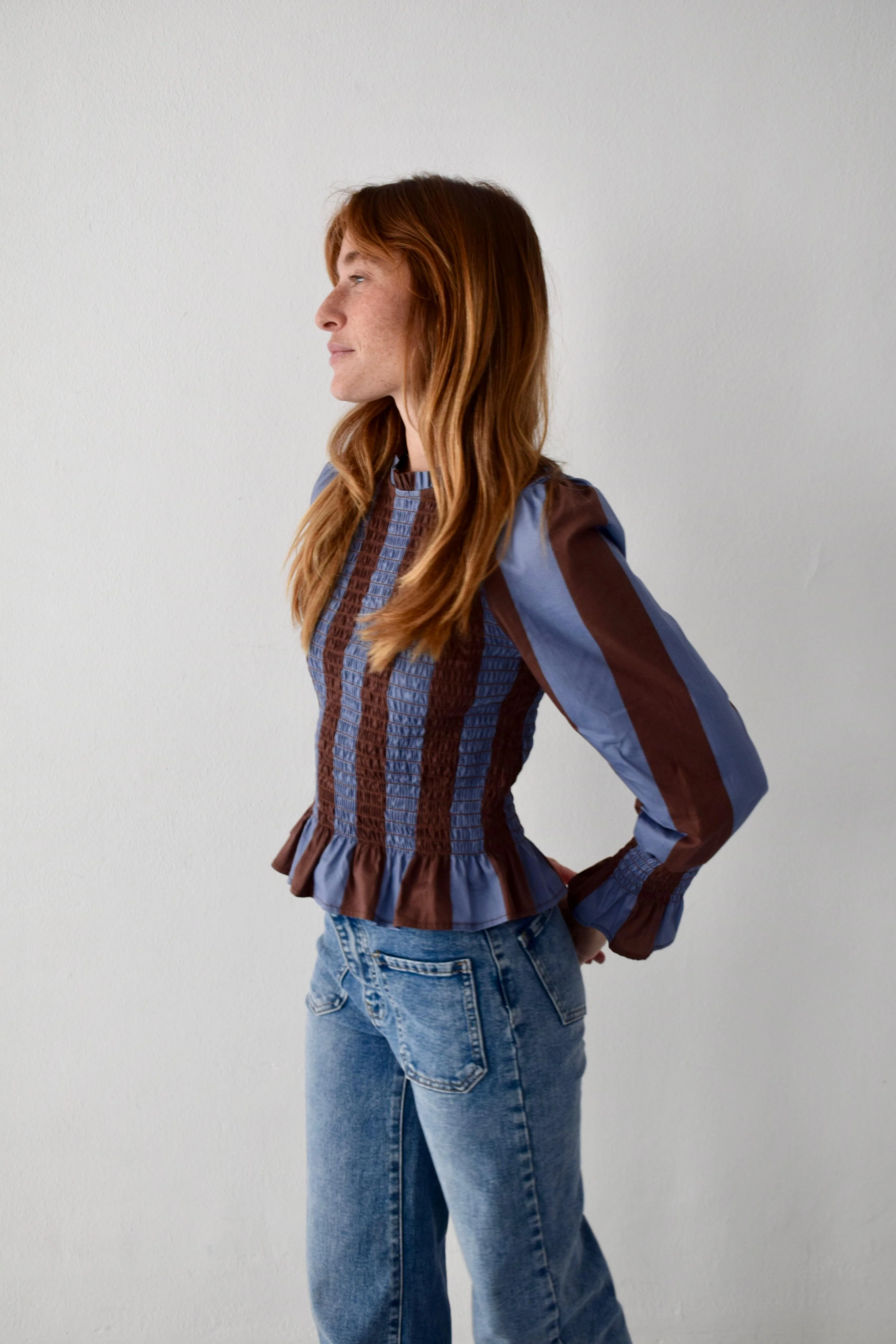 Blusa Chía Rayas Marrón y Azul Marino - Image 4